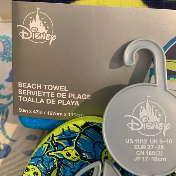 Star wars baby yoda towel and flip flops - Picture 3 of 4